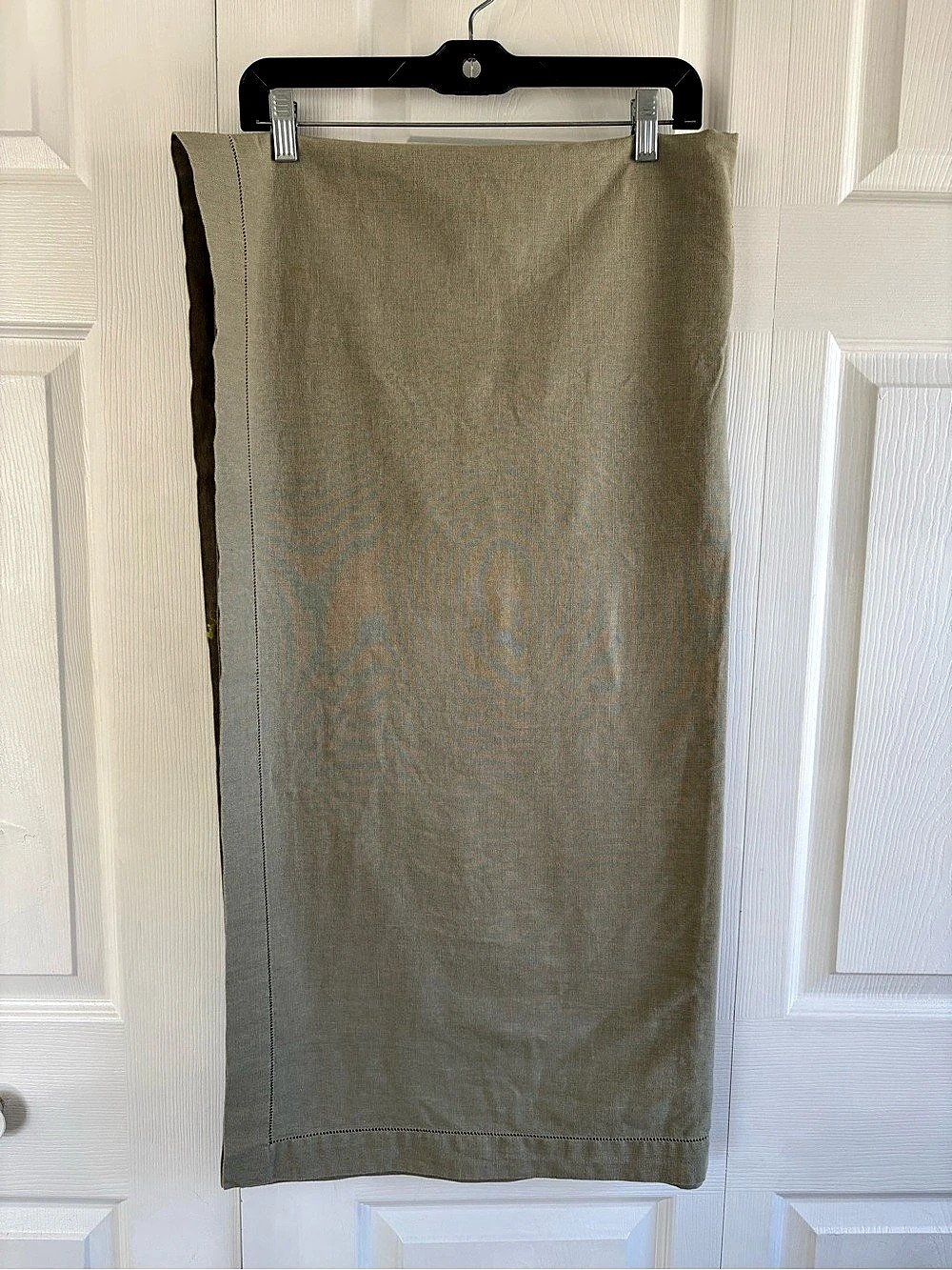 Williams Sonoma Solid Linen Cotton Olive Green Tablecloth 70*70 Inches Luxury